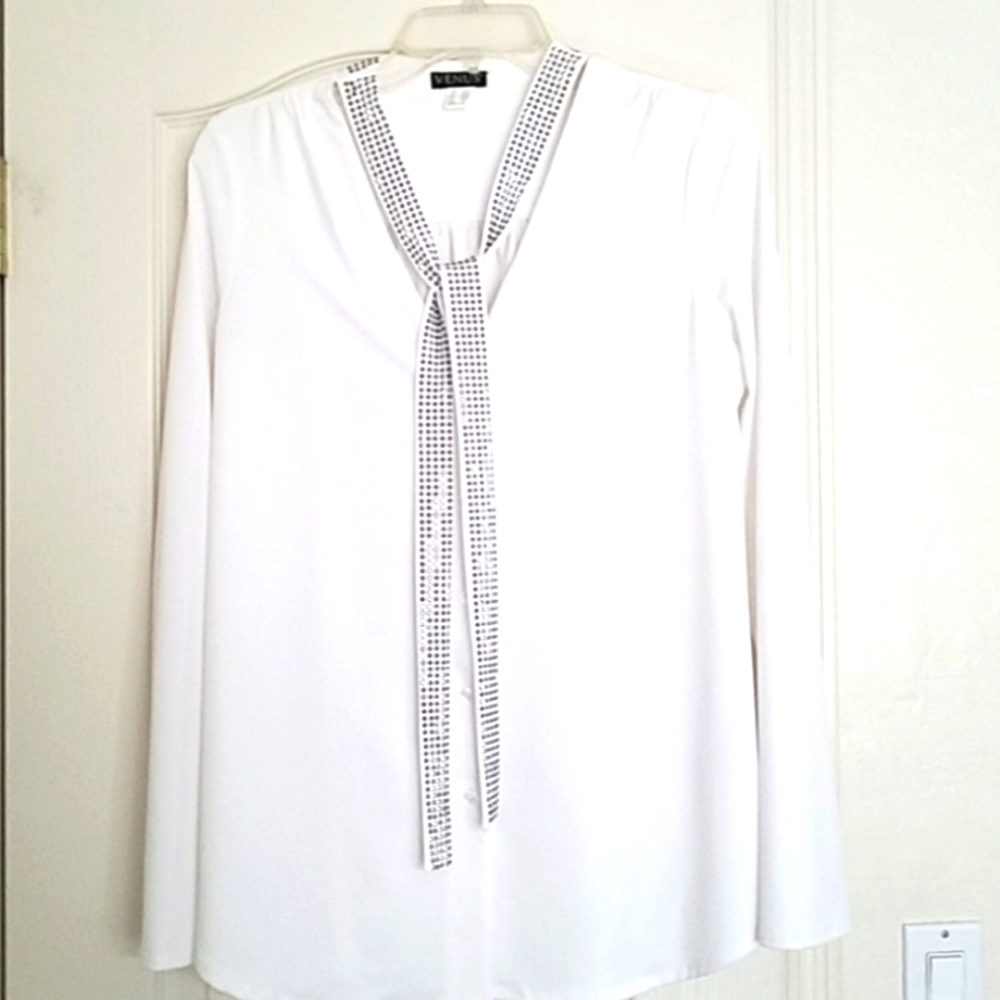 🌻  Venus Self Tie Long Sleeve Top. Sz M